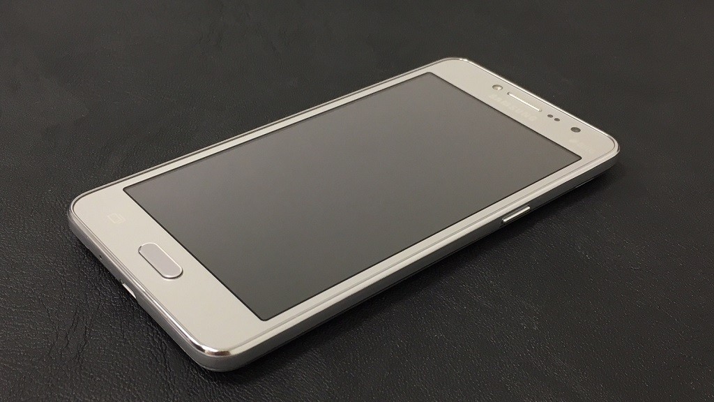 Смартфон из линейки бюджетников - Samsung Galaxy J2 Prime.